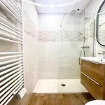Eclat Marine 3*-park- Ac-beach 20 Meters Away