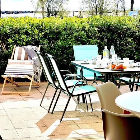 Eclat Marine 3*-park- Ac-beach 20 Meters Away アパート