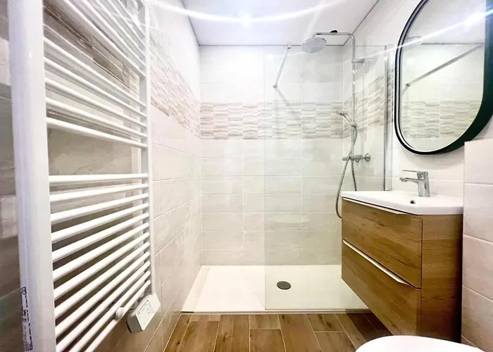 Eclat Marine 3*-park- Ac-beach 20 Meters Away