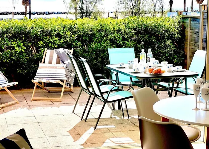 Eclat Marine 3*-park- Ac-beach 20 Meters Away Διαμέρισμα